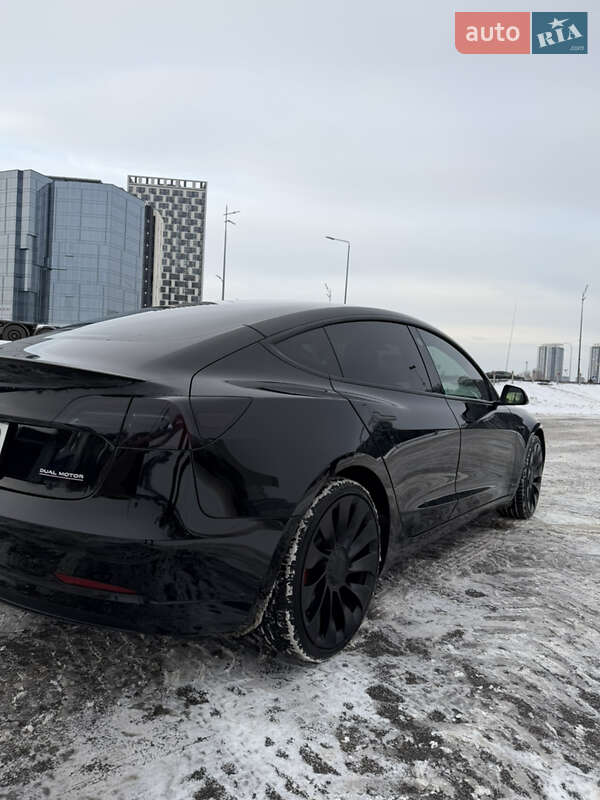 Седан Tesla Model 3 2023 в Киеве