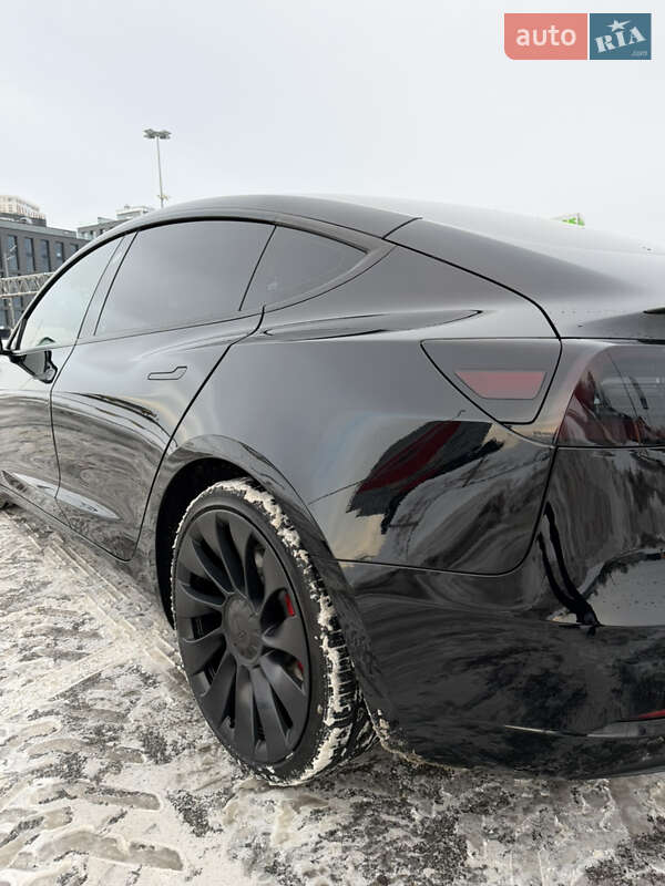 Седан Tesla Model 3 2023 в Киеве