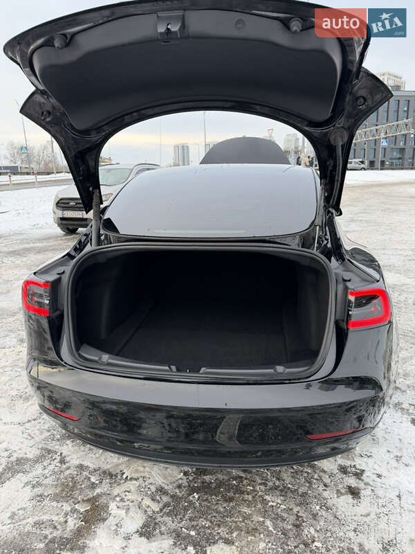 Седан Tesla Model 3 2023 в Киеве