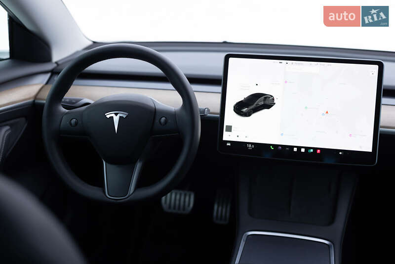 Седан Tesla Model 3 2021 в Львове