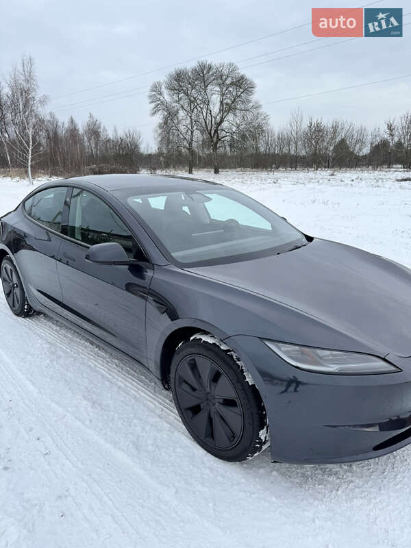 Седан Tesla Model 3 2024 в Костополе
