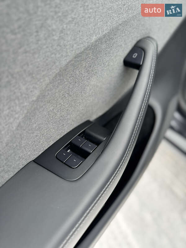 Седан Tesla Model 3 2024 в Костополе