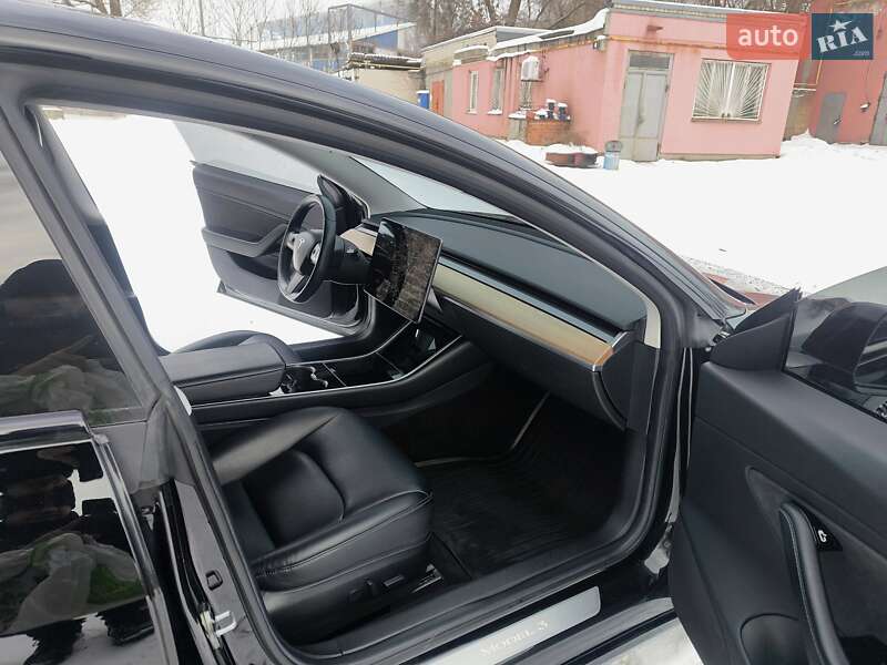 Седан Tesla Model 3 2018 в Днепре