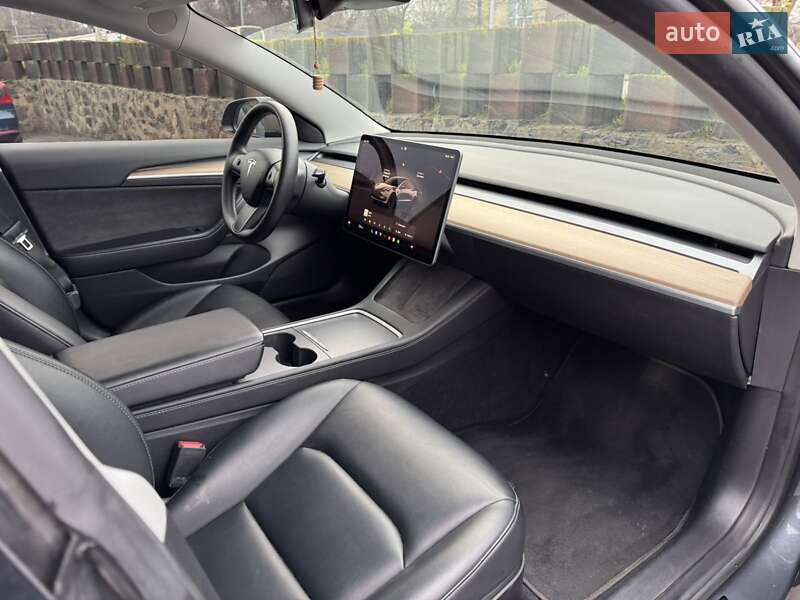 Седан Tesla Model 3 2022 в Виннице