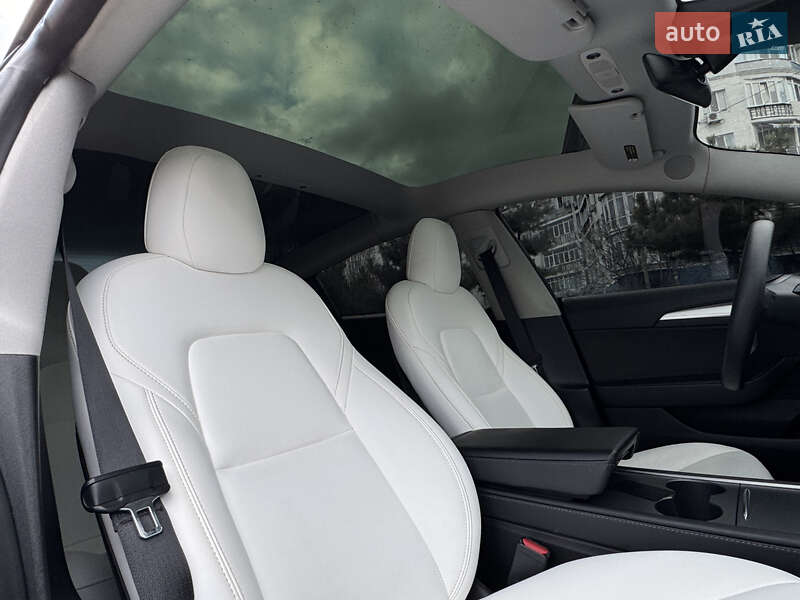 Седан Tesla Model 3 2022 в Одесі