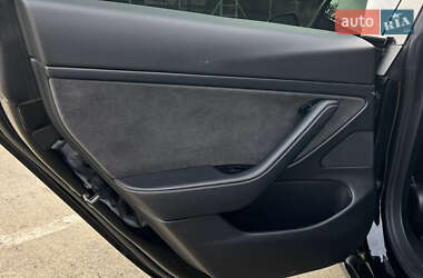 Седан Tesla Model 3 2020 в Ужгороде