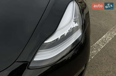 Седан Tesla Model 3 2020 в Ужгороде
