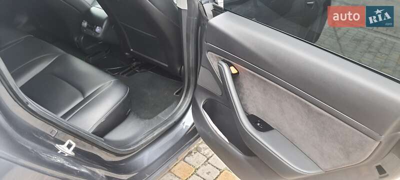 Седан Tesla Model 3 2019 в Львові фото 27 Седан Tesla Model 3 2019 в Львові