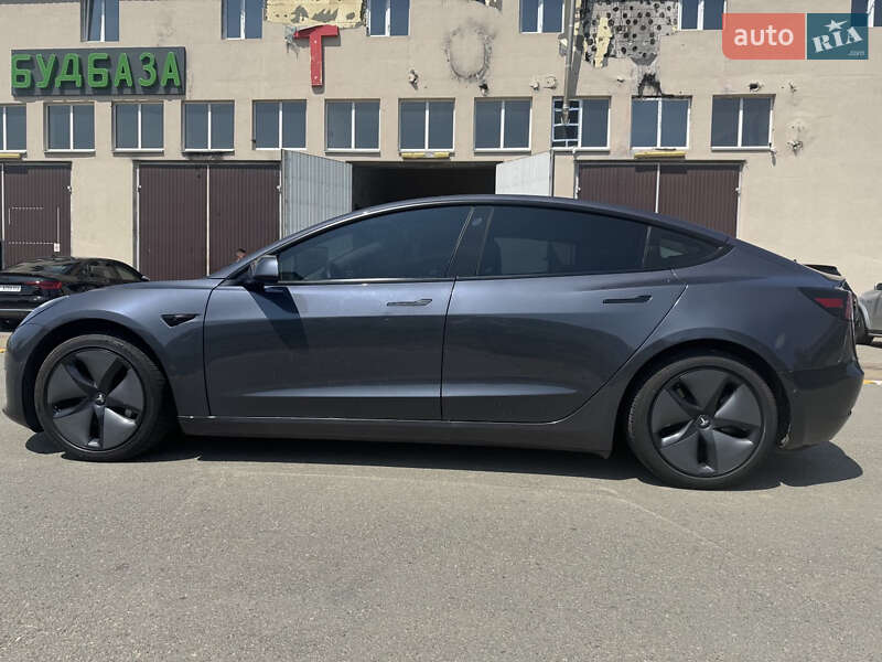 Седан Tesla Model 3 2022 в Кривом Роге