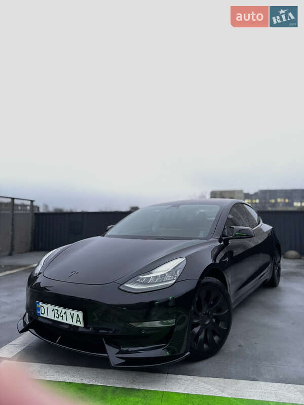 Седан Tesla Model 3 2018 в Ірпені
