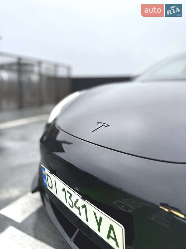 Седан Tesla Model 3 2018 в Ірпені