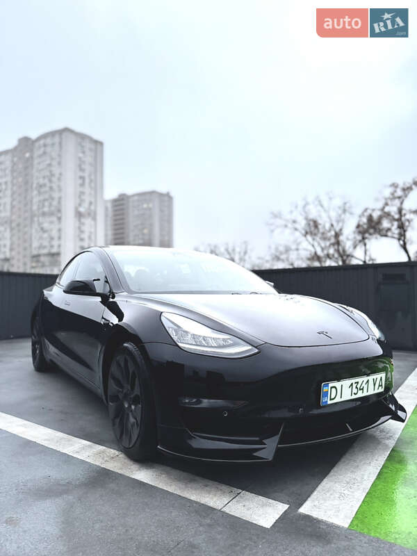 Седан Tesla Model 3 2018 в Ірпені