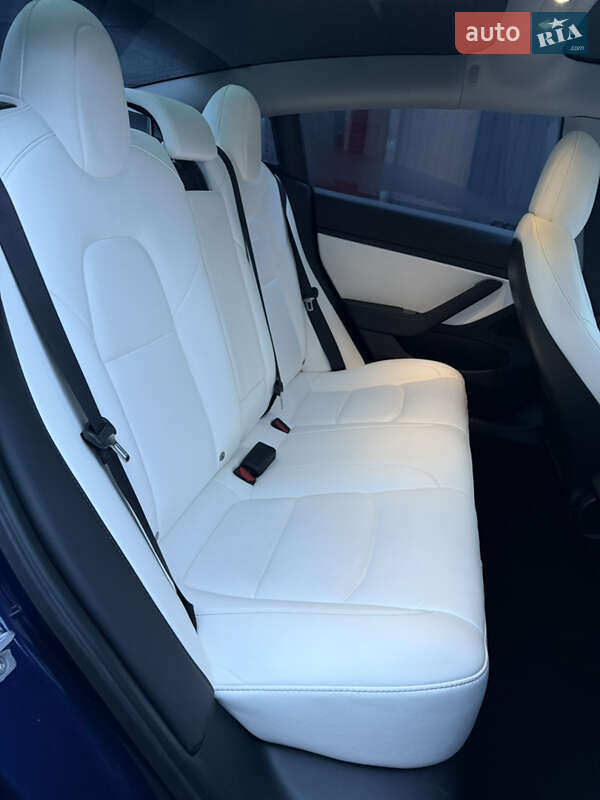 Седан Tesla Model 3 2020 в Одессе