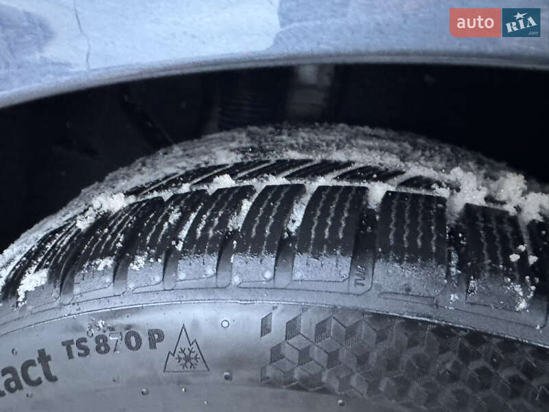 Седан Tesla Model 3 2021 в Луцке