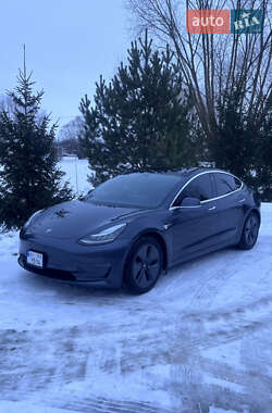 Седан Tesla Model 3 2018 в Броварах