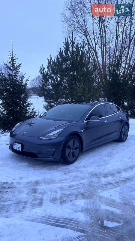Седан Tesla Model 3 2018 в Броварах