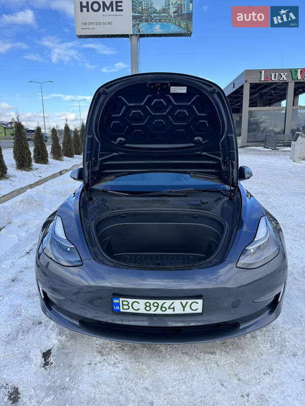 Седан Tesla Model 3 2022 в Львові