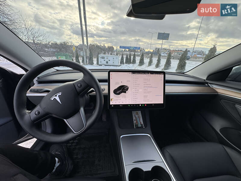 Седан Tesla Model 3 2022 в Львові