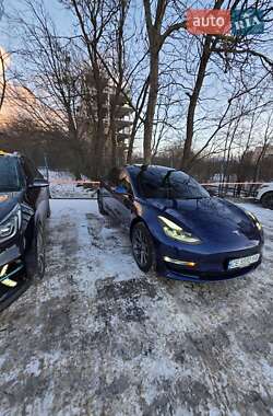 Седан Tesla Model 3 2021 в Чернівцях