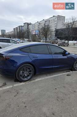 Седан Tesla Model 3 2021 в Чернівцях