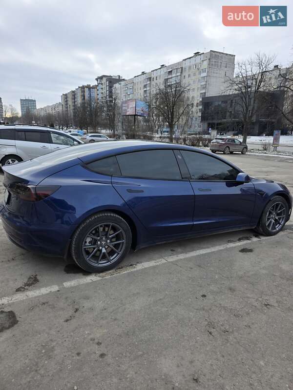 Седан Tesla Model 3 2021 в Черновцах
