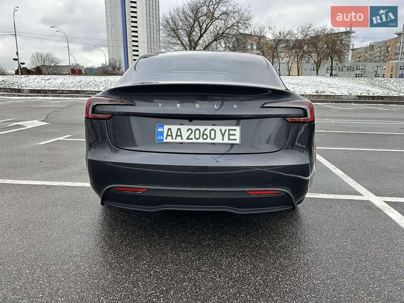 Седан Tesla Model 3 2025 в Киеве