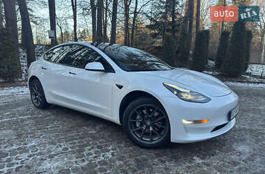 Седан Tesla Model 3 2021 в Трускавце