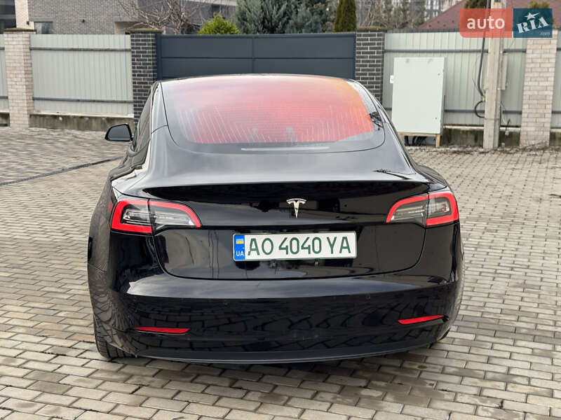 Седан Tesla Model 3 2018 в Ужгороді