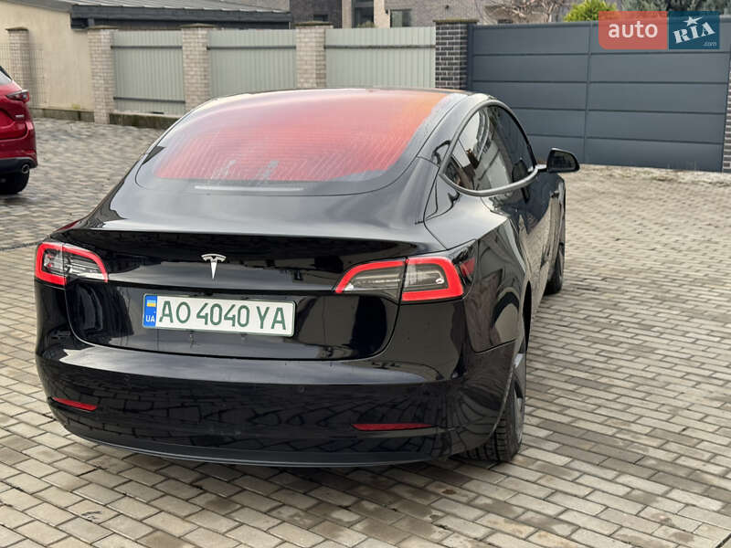 Седан Tesla Model 3 2018 в Ужгороді
