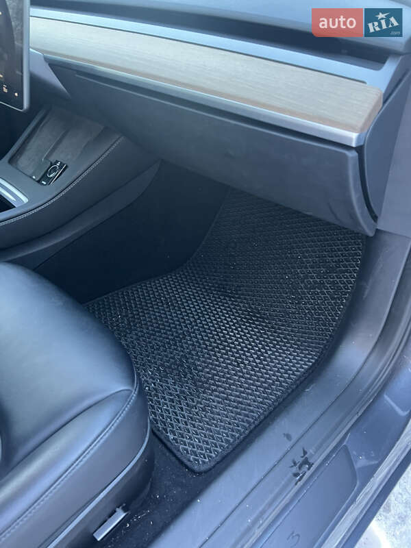 Седан Tesla Model 3 2023 в Львові фото 14 Седан Tesla Model 3 2023 в Львові