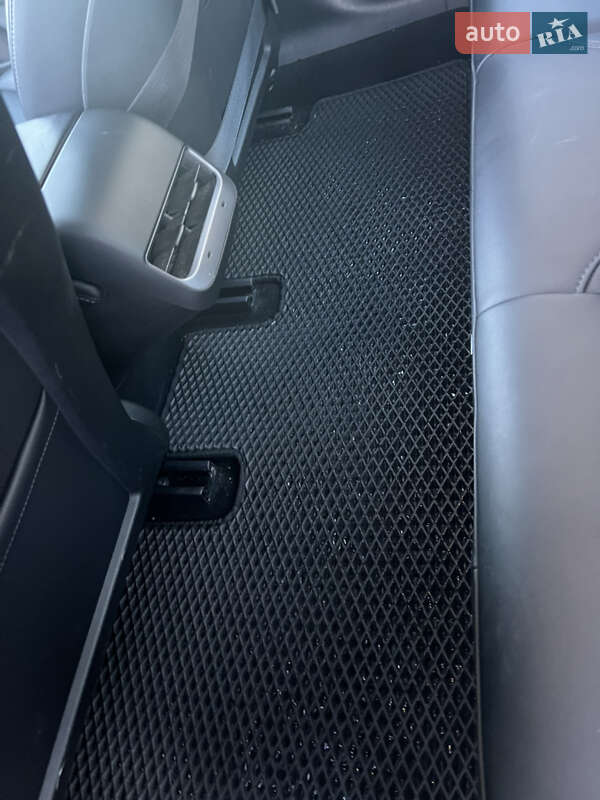 Седан Tesla Model 3 2023 в Львові фото 22 Седан Tesla Model 3 2023 в Львові