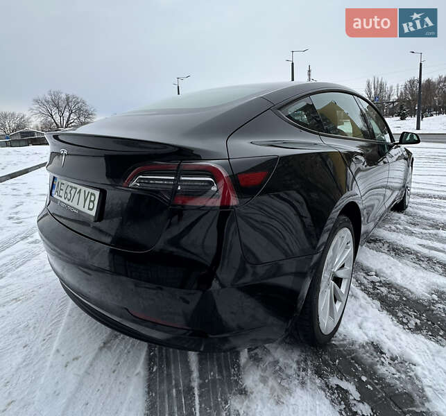 Седан Tesla Model 3 2022 в Днепре
