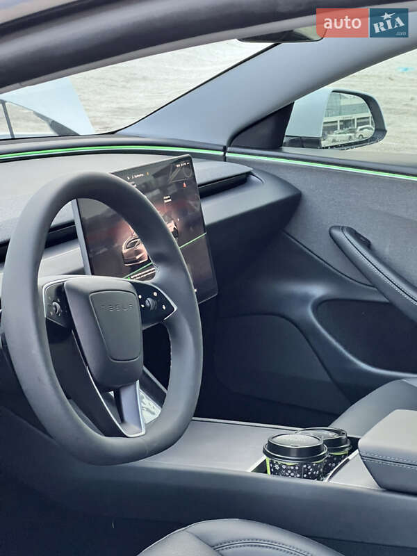 Седан Tesla Model 3 2025 в Києві