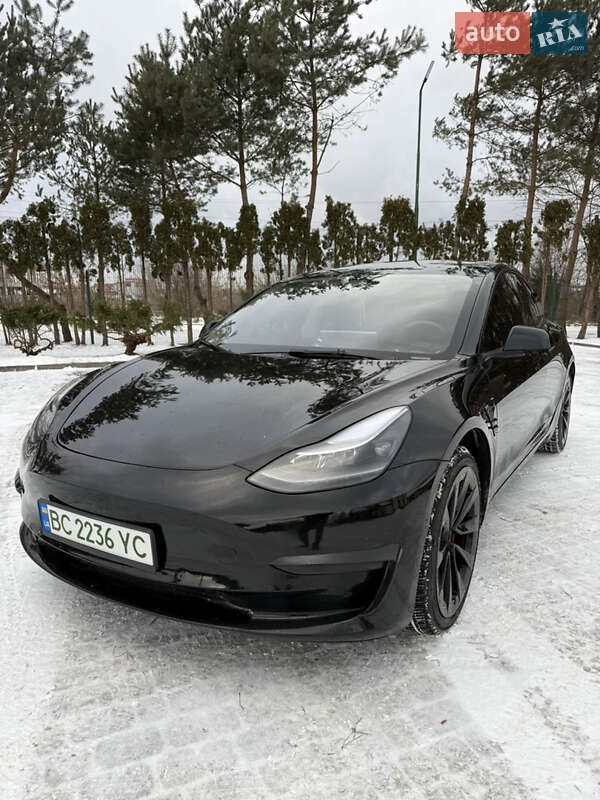 Tesla Model 3 2022