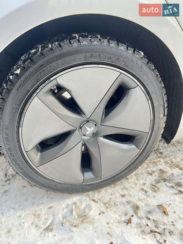 Седан Tesla Model 3 2018 в Рівному фото 19 Седан Tesla Model 3 2018 в Рівному