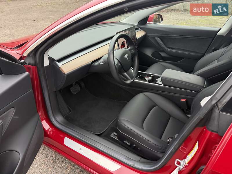 Седан Tesla Model 3 2018 в Києві