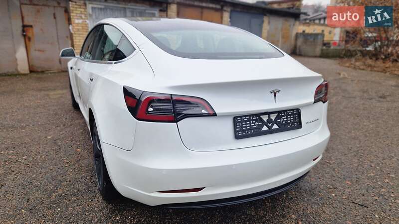 Седан Tesla Model 3 2020 в Києві фото 26 Седан Tesla Model 3 2020 в Києві