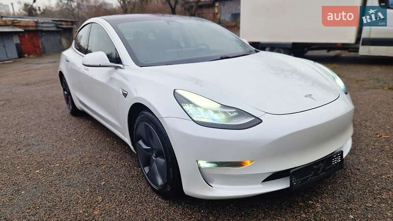 Седан Tesla Model 3 2020 в Києві фото 3 Седан Tesla Model 3 2020 в Києві