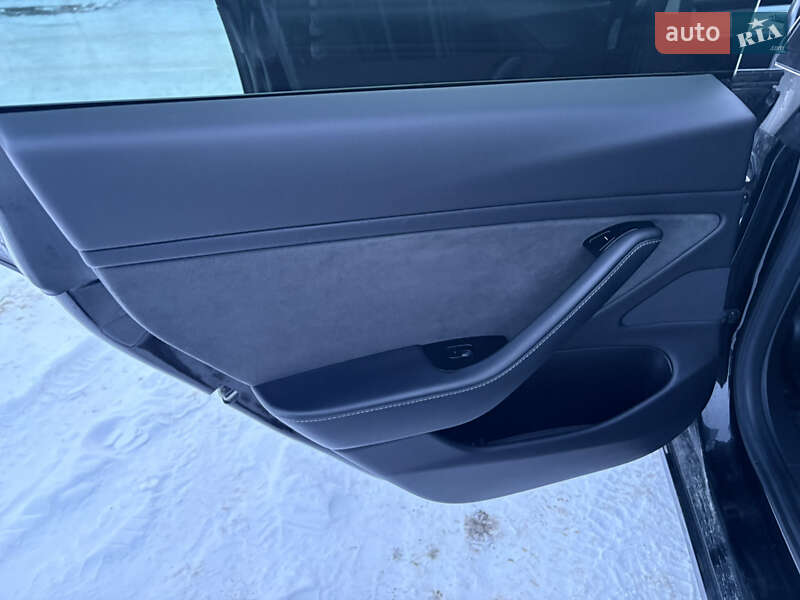 Седан Tesla Model 3 2019 в Львові фото 26 Седан Tesla Model 3 2019 в Львові