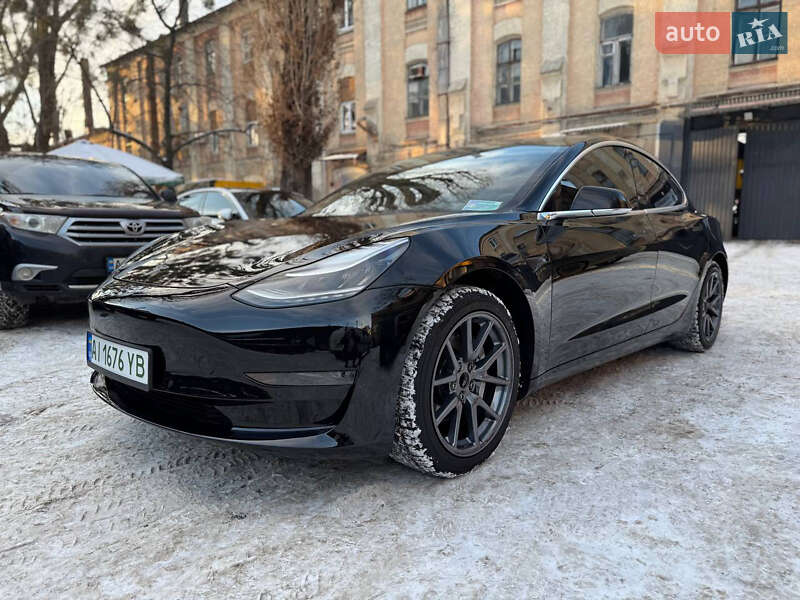 Седан Tesla Model 3 2020 в Киеве фото Седан Tesla Model 3 2020 в Киеве