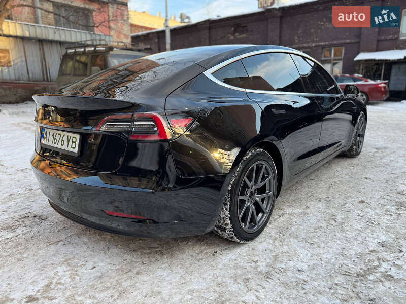 Седан Tesla Model 3 2020 в Киеве фото 5 Седан Tesla Model 3 2020 в Киеве