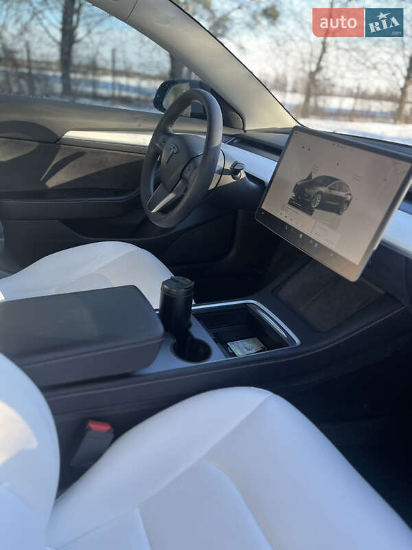 Седан Tesla Model 3 2022 в Львові