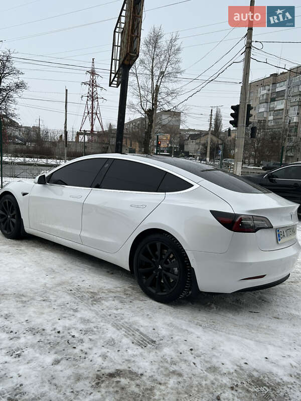 Седан Tesla Model 3 2020 в Кропивницком