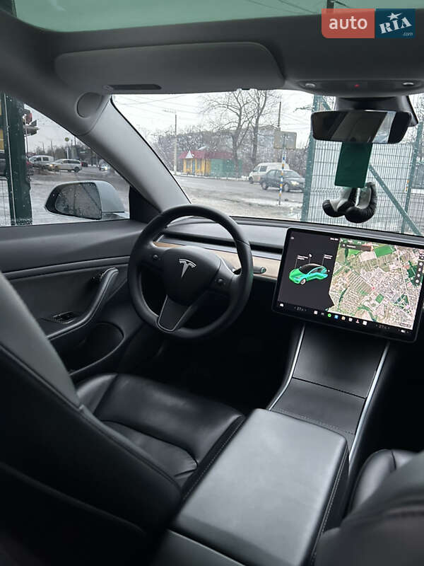Седан Tesla Model 3 2020 в Кропивницком