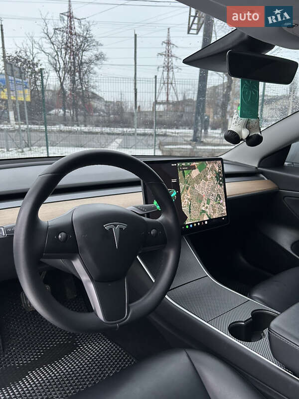 Седан Tesla Model 3 2020 в Кропивницькому