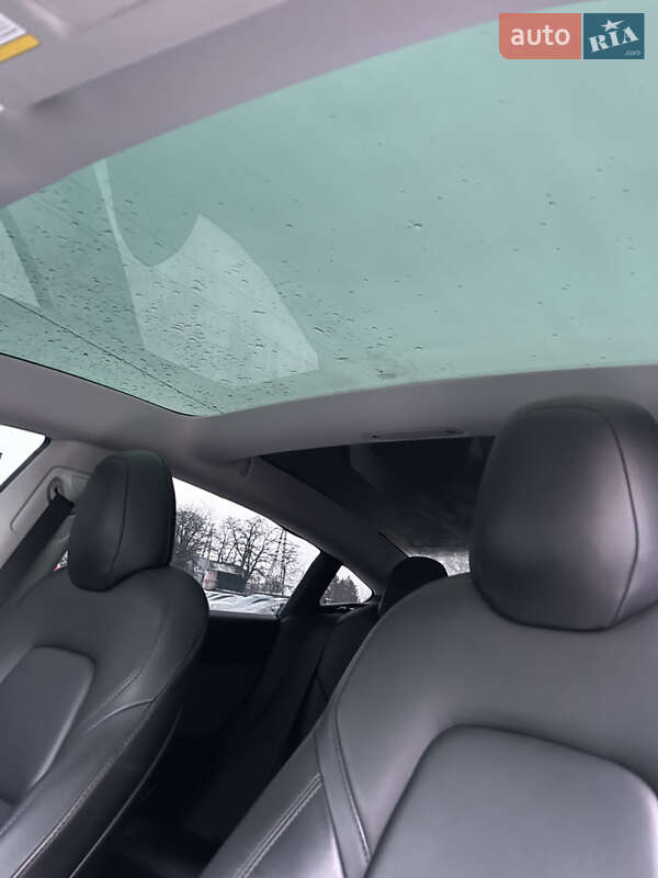 Седан Tesla Model 3 2020 в Кропивницком
