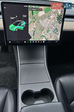 Седан Tesla Model 3 2020 в Кропивницком