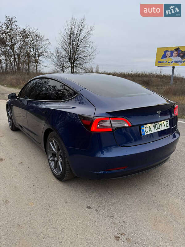 Седан Tesla Model 3 2022 в Золотоноші