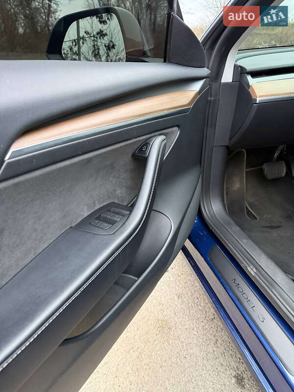 Седан Tesla Model 3 2022 в Золотоноші