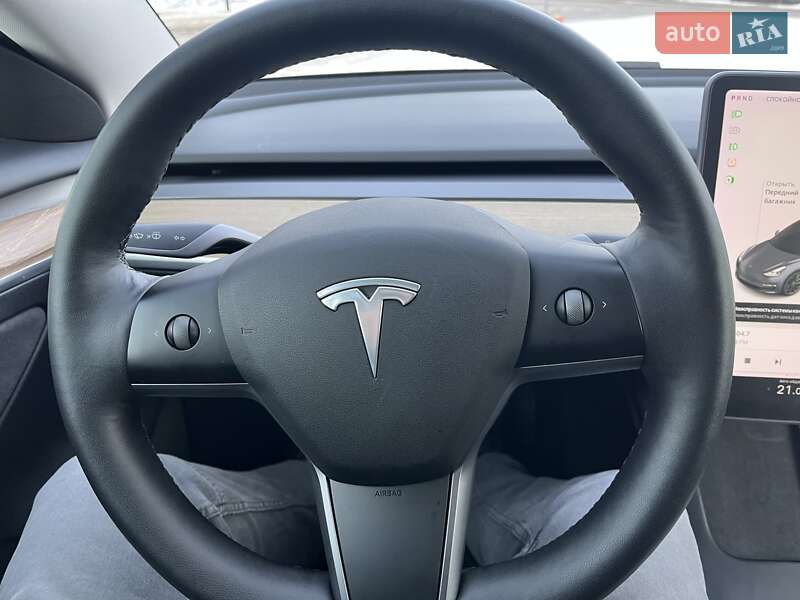 Седан Tesla Model 3 2021 в Львові